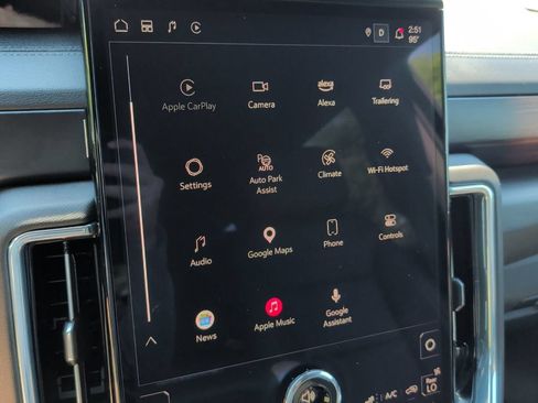 Used 2025 GMC Yukon Denali AWD/4WD image 20