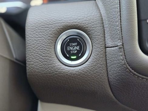 Used 2022 GMC Yukon XL Denali image 29