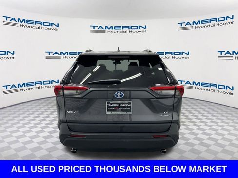 Used 2022 Toyota RAV4 LE AWD/4WD image 4