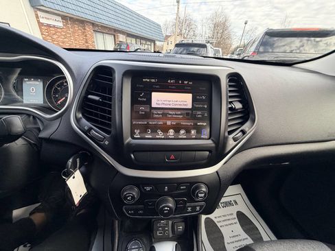 Used 2014 Jeep Cherokee Latitude image 30