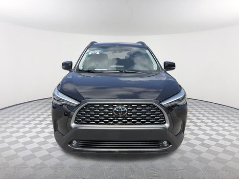 Used 2022 Toyota Corolla Cross XLE w/ Convenience Package FWD image 9
