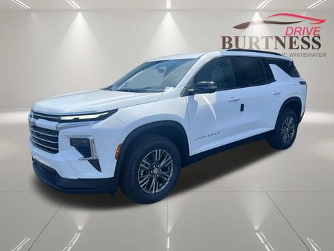 New 2026 Chevrolet Traverse LT w/ Driver Confidence Package FWD image 3
