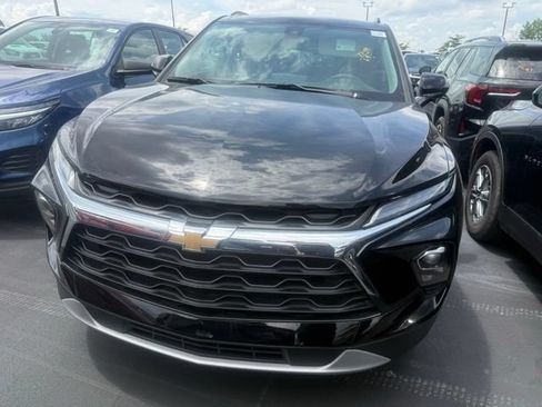 Used 2024 Chevrolet Blazer LT w/ Convenience Package FWD image 2