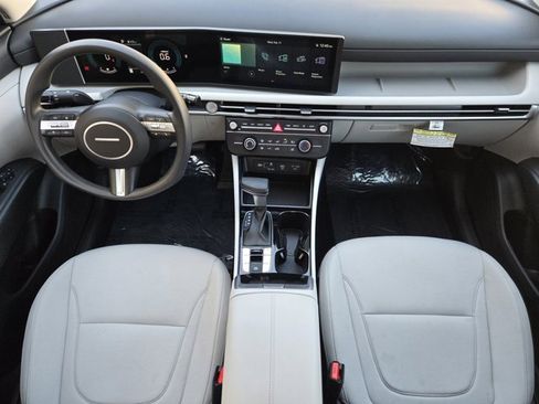 Certified 2025 Hyundai Tucson SE image 26