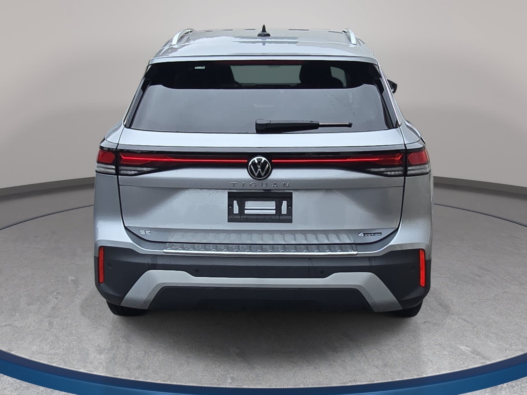 Used 2025 Volkswagen Tiguan SE AWD/4WD image 6