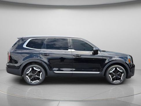 Used 2024 Kia Telluride EX w/ EX Captain's Chair Package FWD image 6