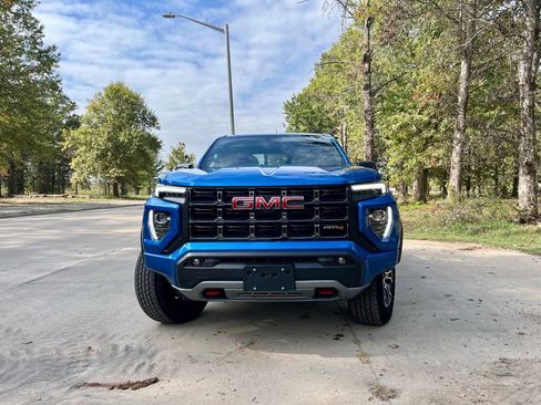 Used 2023 GMC Canyon AT4 image 3