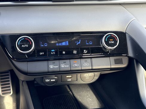 Used 2025 Hyundai Elantra Sport FWD image 25