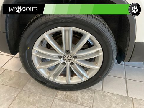 Used 2012 Volkswagen Tiguan S FWD image 7