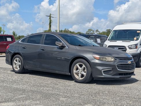 Used 2017 Chevrolet Malibu LS FWD image 2