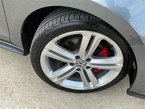 Used 2017 Volkswagen Jetta GLI FWD image 25