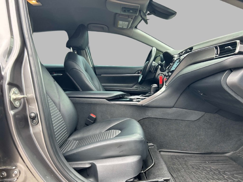 Used 2019 Toyota Camry SE FWD image 16