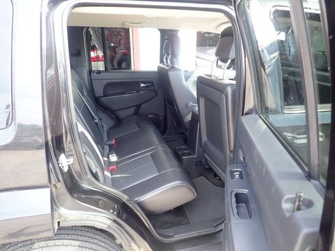 Used 2012 Jeep Liberty Sport AWD/4WD image 24