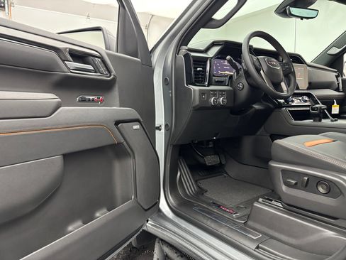 New 2026 GMC Sierra 1500 AT4 w/ AT4 Premium Package AWD/4WD image 16