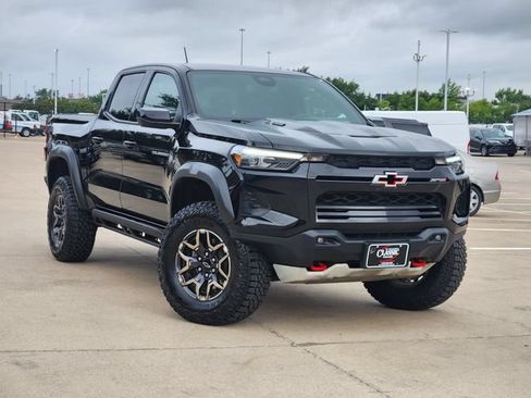 Used 2025 Chevrolet Colorado ZR2 AWD/4WD image 2