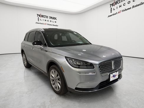 Used 2022 Lincoln Corsair FWD w/ Premium Package image 8