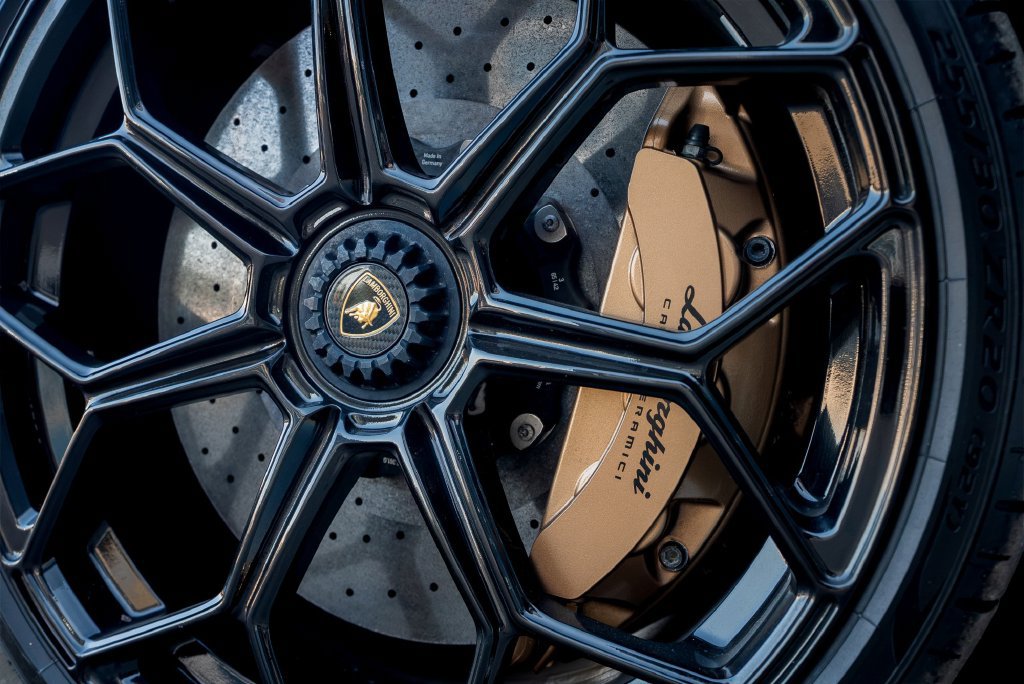 Used 2019 Lamborghini Aventador SVJ AWD/4WD image 18