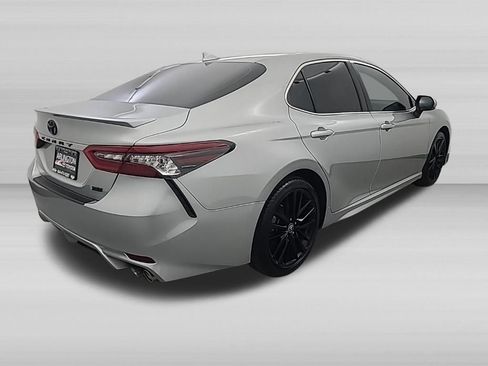 Used 2022 Toyota Camry XSE FWD image 5