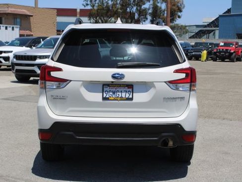 Used 2023 Subaru Forester Premium AWD/4WD image 4