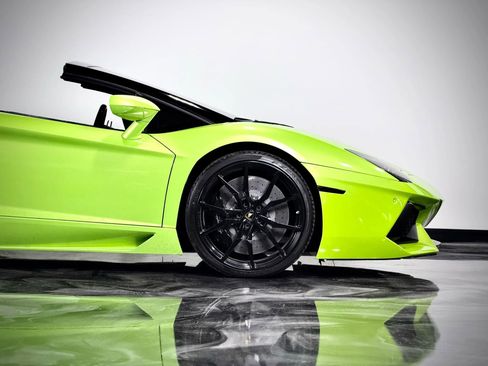 Used 2015 Lamborghini Aventador LP 700-4 image 11