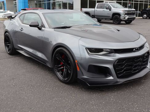 Used 2022 Chevrolet Camaro ZL1 RWD image 2