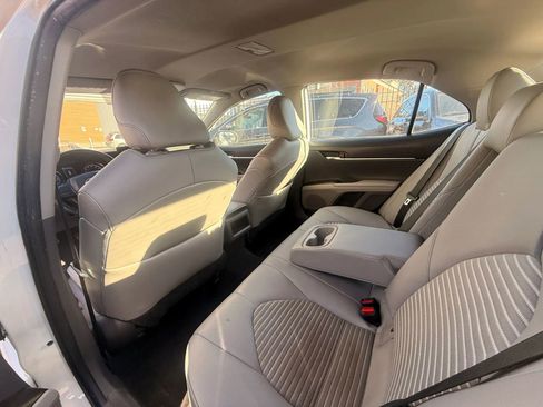 Used 2021 Toyota Camry SE image 25