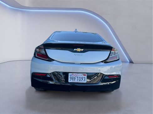 Used 2017 Chevrolet Volt Premier w/ Driver Confidence II Package FWD image 5
