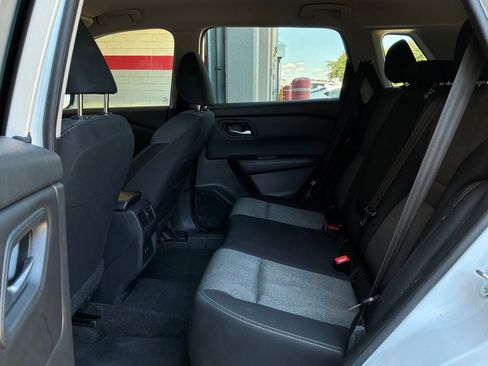 Used 2025 Nissan Rogue SV FWD image 12