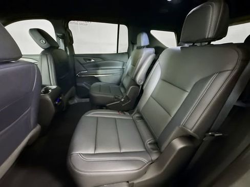 New 2026 Chevrolet Traverse LT w/ Driver Confidence Package AWD/4WD image 25