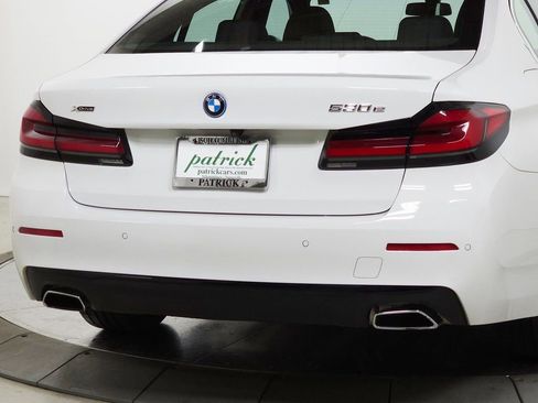 Used 2023 BMW 530e xDrive w/ Premium Package image 9