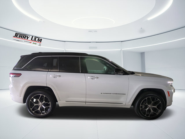 New 2025 Jeep Grand Cherokee Summit AWD/4WD image 2