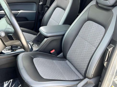 Used 2019 Chevrolet Colorado Z71 AWD/4WD image 7