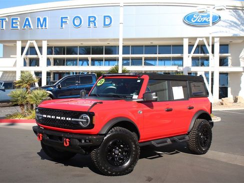 Used 2022 Ford Bronco Wildtrak image 2