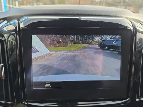 Used 2023 Chevrolet Traverse LT image 14