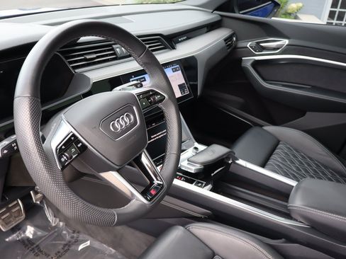 Used 2024 Audi SQ8 e-tron Premium Plus w/ Black Optic Package AWD/4WD image 12