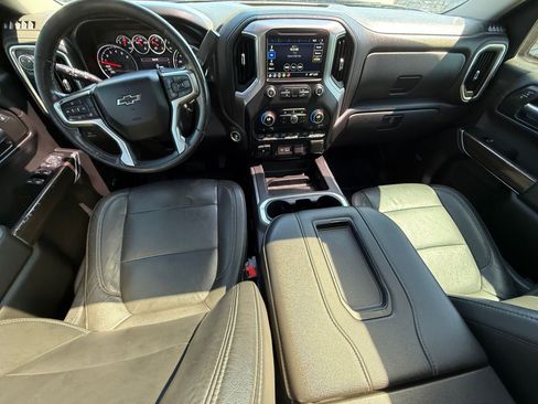 Used 2019 Chevrolet Silverado 1500 LT Trail Boss AWD/4WD image 28