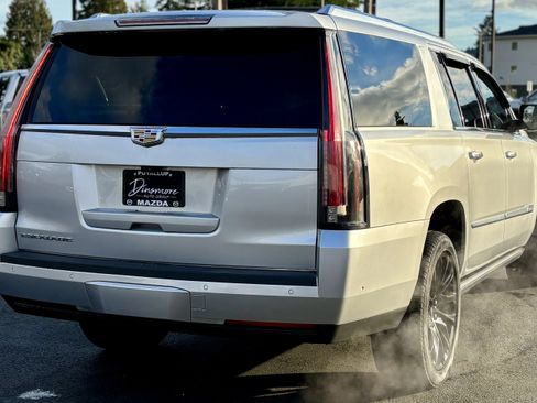 Used 2018 Cadillac Escalade ESV Platinum image 6