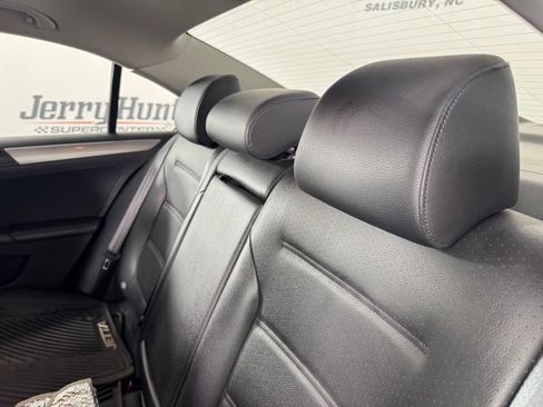 Used 2017 Volkswagen Jetta SE FWD image 8
