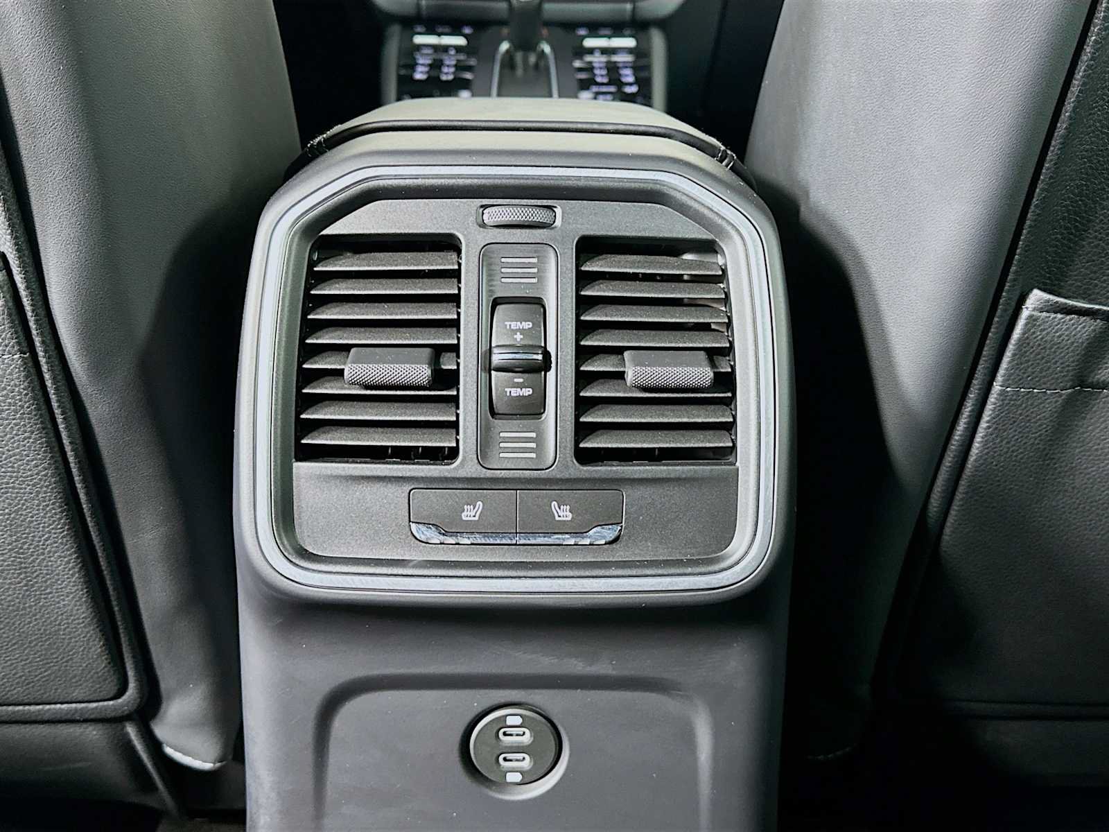 Certified 2026 Porsche Macan AWD/4WD image 26