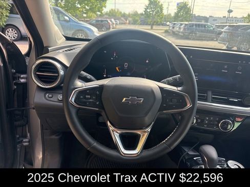 Used 2025 Chevrolet Trax ACTIV w/ Sunroof Package image 10