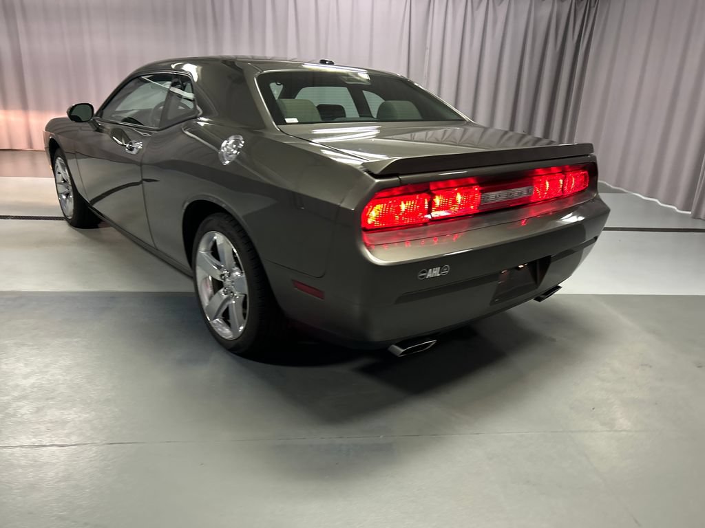Used 2009 Dodge Challenger R/T RWD image 5