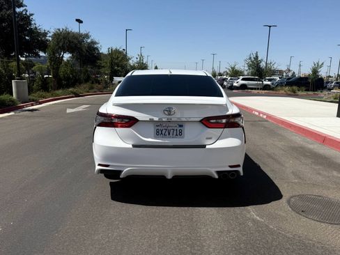 Used 2021 Toyota Camry SE FWD image 8