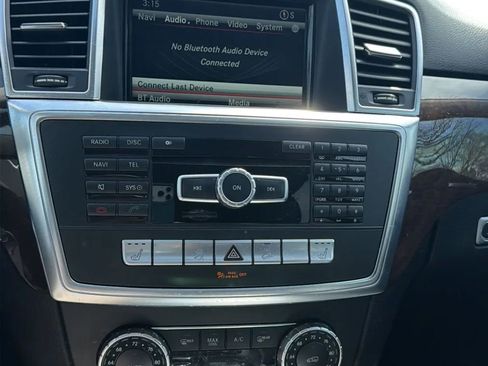 Used 2014 Mercedes-Benz ML 350 ML 350 4MATIC Sport Utility 4D w/ Premium 1 Package image 41