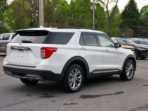 Used 2023 Ford Explorer XLT w/ Equipment Group 202A AWD/4WD image 5