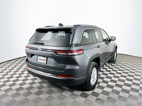 Certified 2022 Jeep Grand Cherokee Laredo w/ Luxury Tech Group I image 12