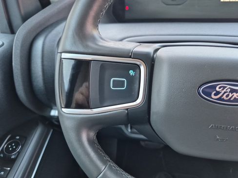 Used 2025 Ford Expedition Active image 25