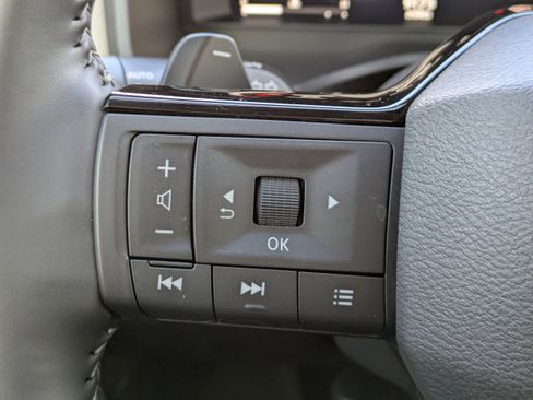 Certified 2025 Nissan Rogue SL image 29