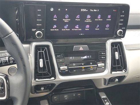 Certified 2023 Kia Sorento SX image 15