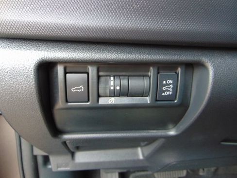Certified 2025 Subaru Forester Premium AWD/4WD image 19