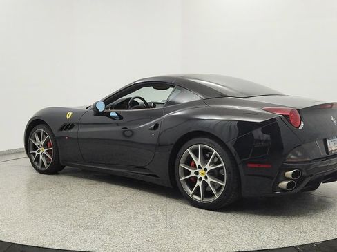 Used 2012 Ferrari California RWD image 3